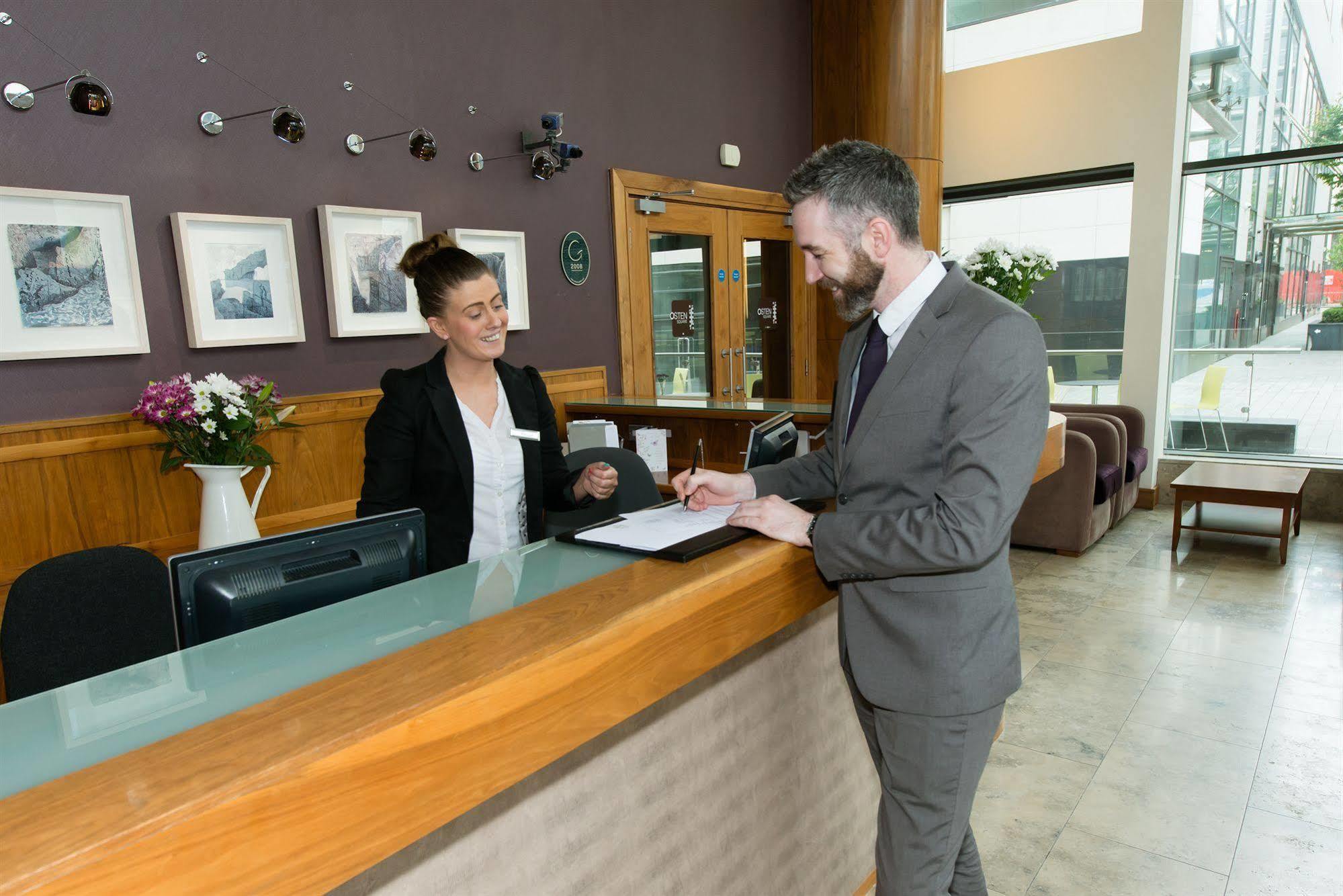 Glashaus Hotel Tallaght Ngoại thất bức ảnh